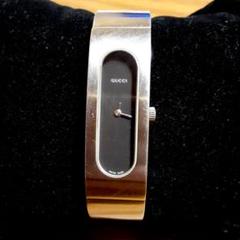GUCCI 2400S　バングル　ブラック レディース腕時計　稼働品